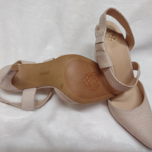 VINCE CAMUTO high heel shoes - Picture 4 of 7